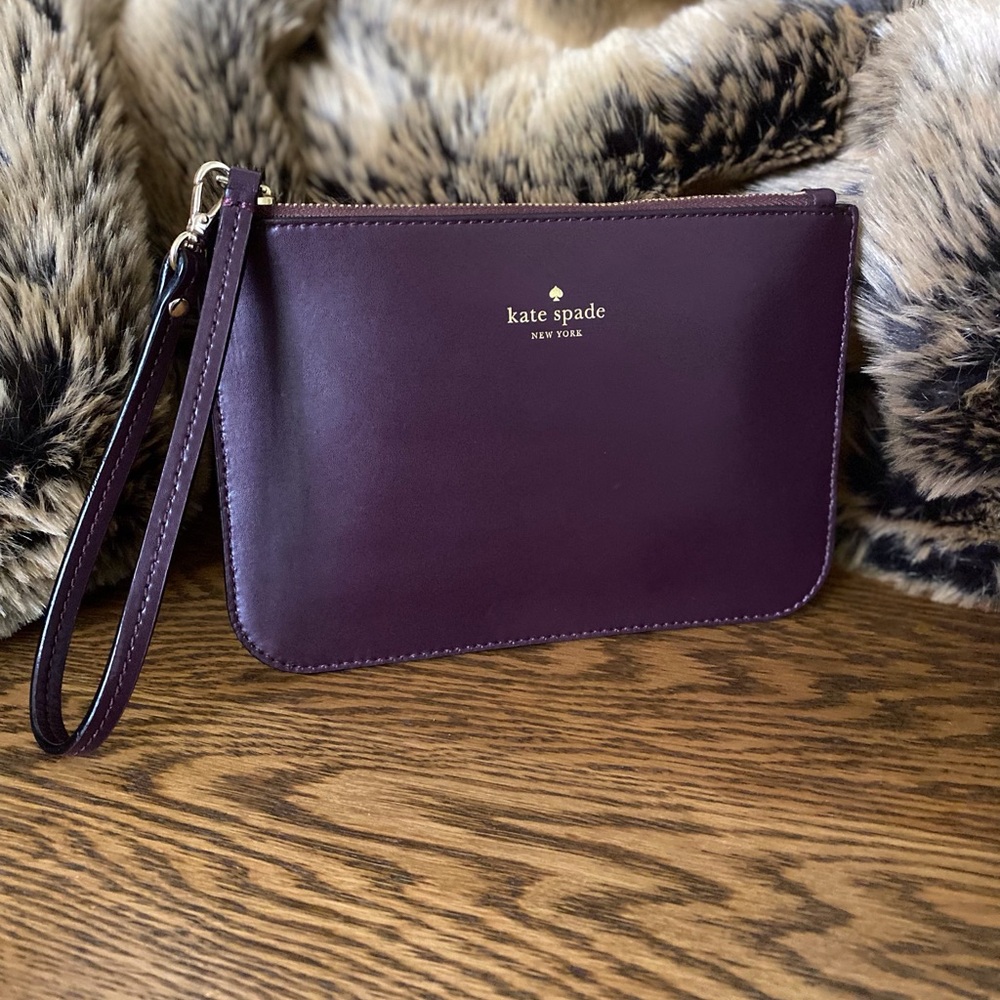 NWOT Kate Spade Large Smooth Maroon Leather Wristlet Clutch!